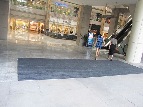 玉长城商业广场使用必拓铝合金地垫